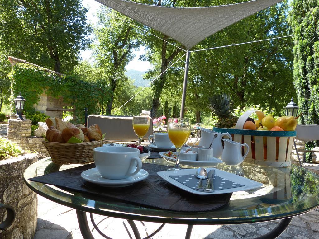 Hotel Lou Caleu Restaurant Le Rocher Des Abeilles Saint-Martin-de-Castillon Eksteriør bilde