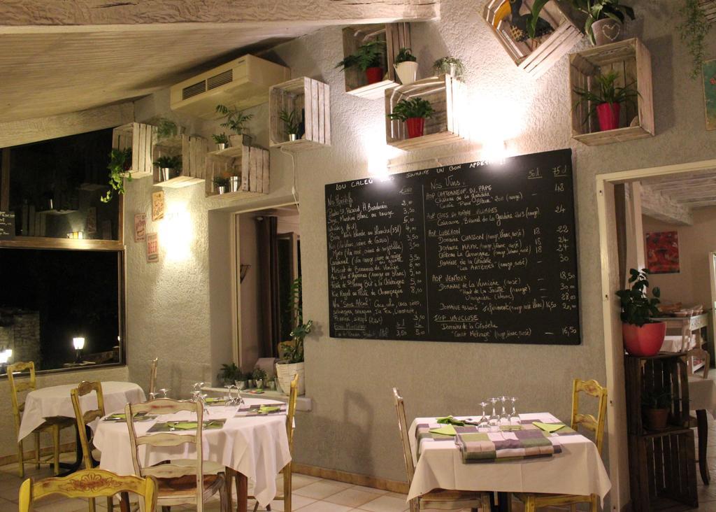 Hotel Lou Caleu Restaurant Le Rocher Des Abeilles Saint-Martin-de-Castillon Eksteriør bilde
